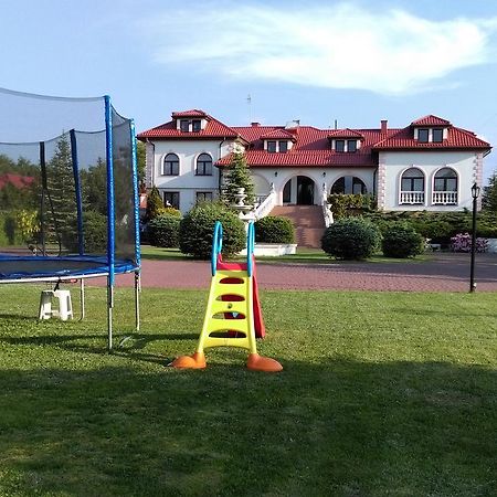 Pod Lwami Hotel Błonie Exterior foto